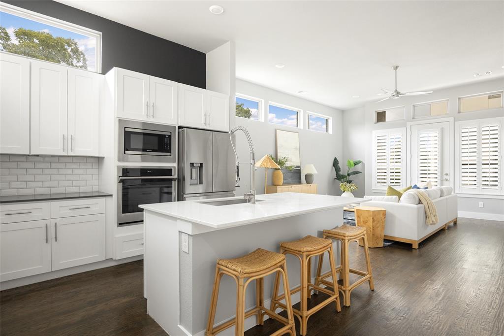 4222 Roseland Bldg 4226 - Residential
