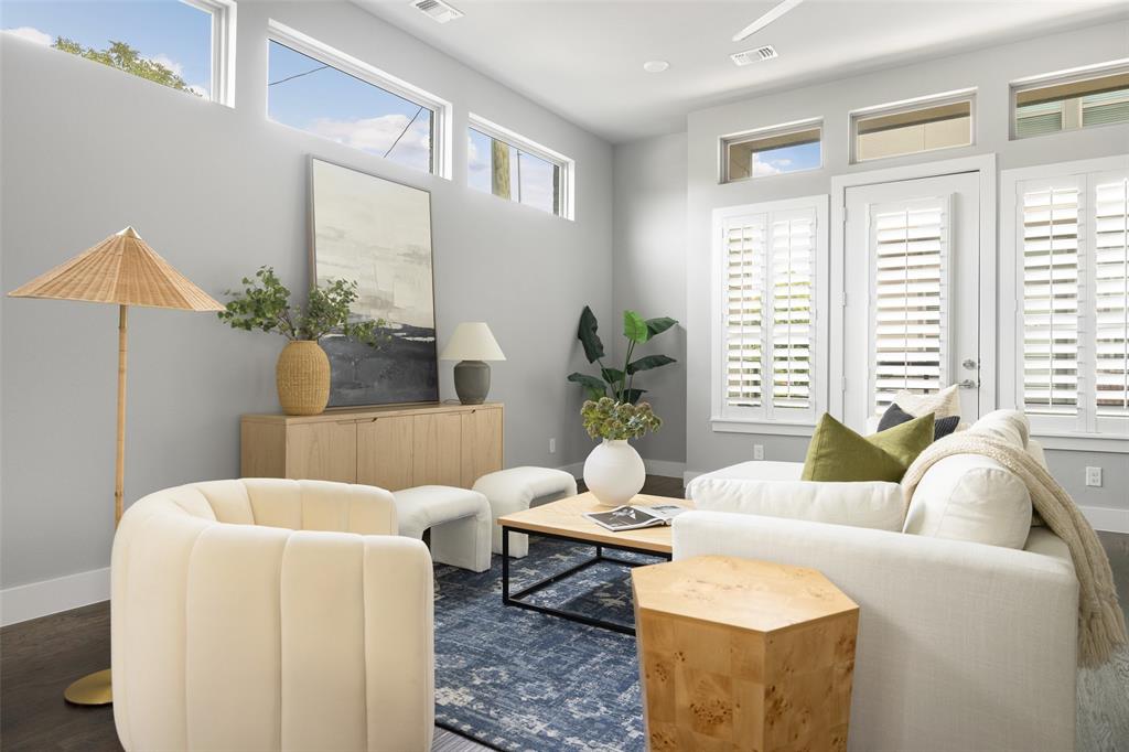 4222 Roseland Bldg 4226 - Residential