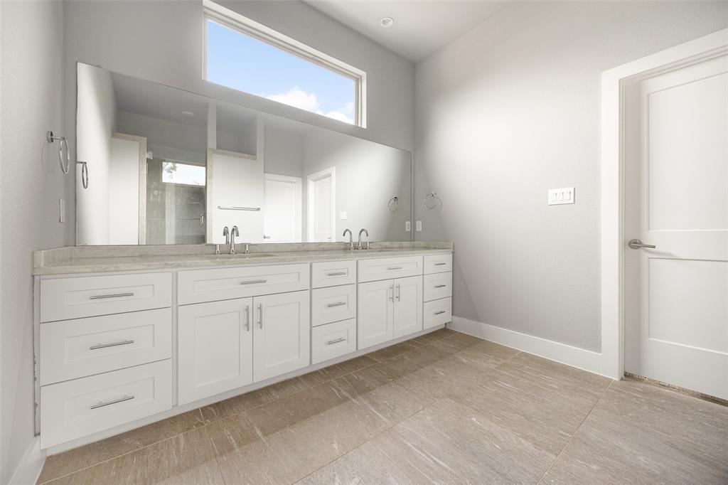 4222 Roseland Bldg 4226 - Residential