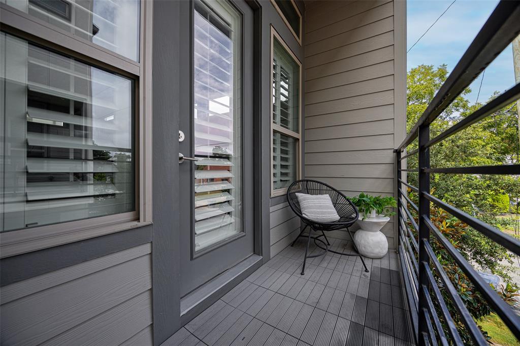 4222 Roseland Bldg 4226 - Residential