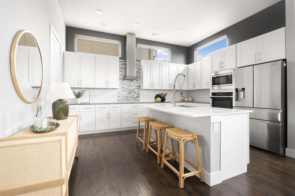 4222 Roseland Bldg 4226 - Residential