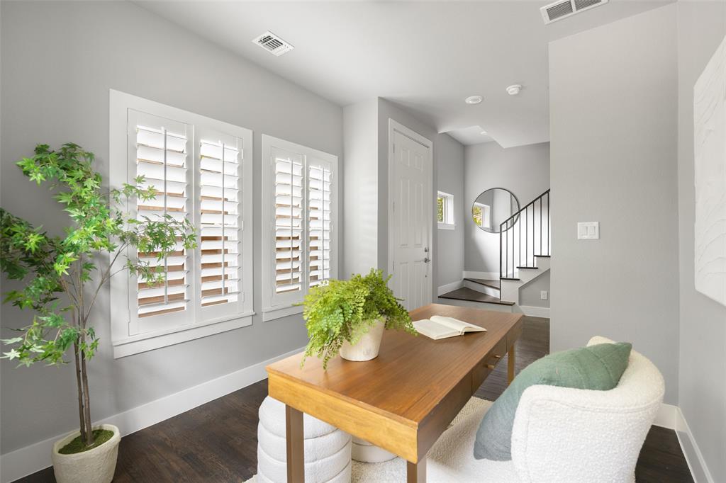 4222 Roseland Bldg 4226 - Residential