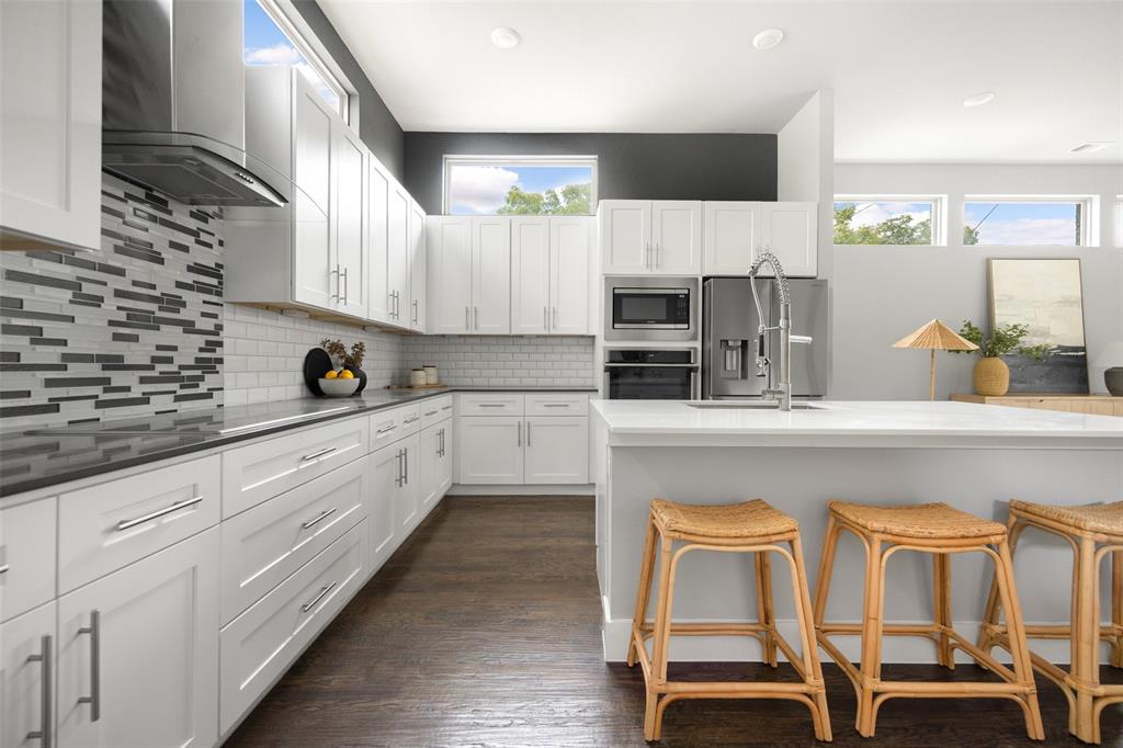 4222 Roseland Bldg 4226 - Residential