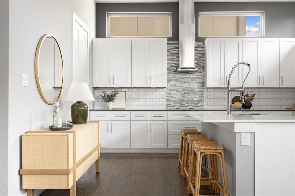 4222 Roseland Bldg 4226 - Residential