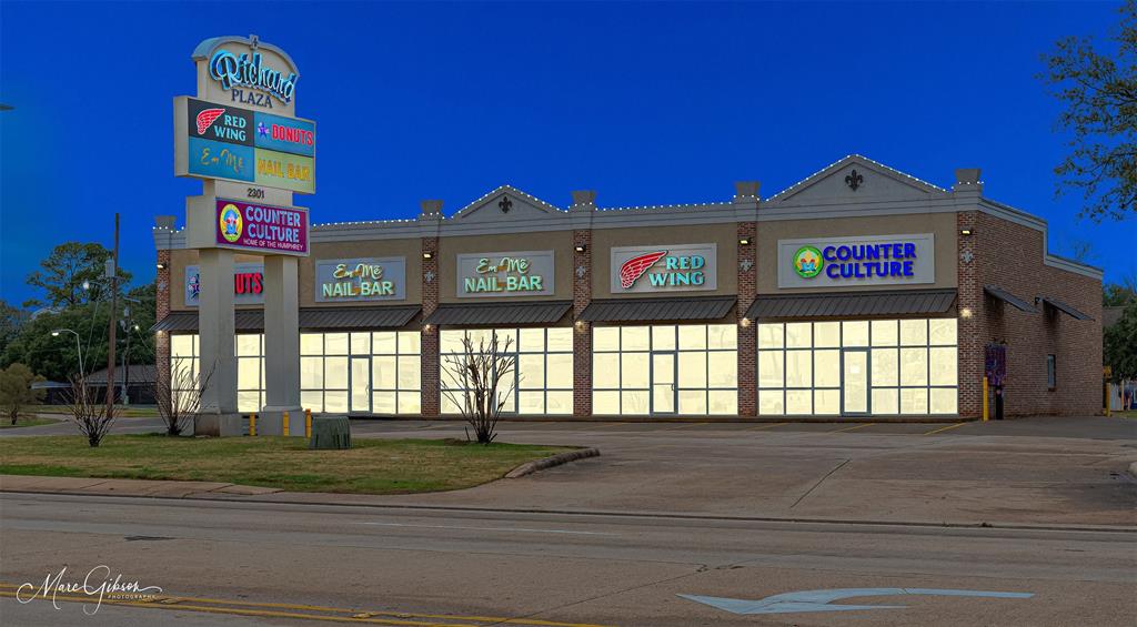 Airline Center - Commercial Sale