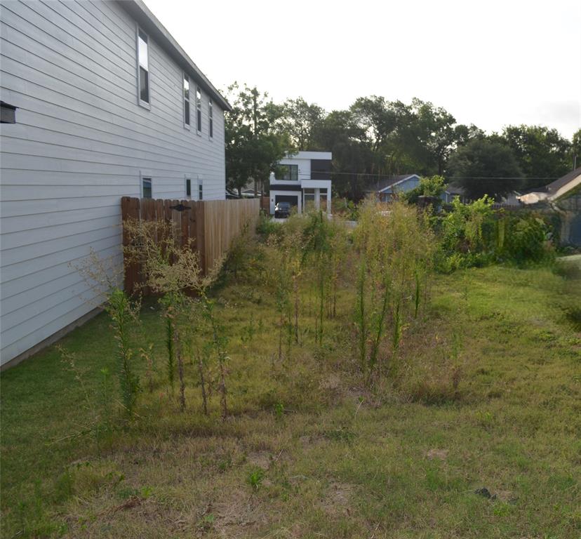 An extraordinary opportunity to awaits the savvy investor, custom builder, or foward-thinking homebuyer!  This prime vacant parcel is situated in one of the city's most rapidly expanding and up-and-coming submarkets.  Positioned strategically within a high demand development zone, this lot offers a completely blank canvas with enormous projected growth in the next 5 years!