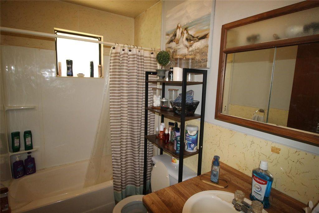 PINEDA JOSE EAST - Residential