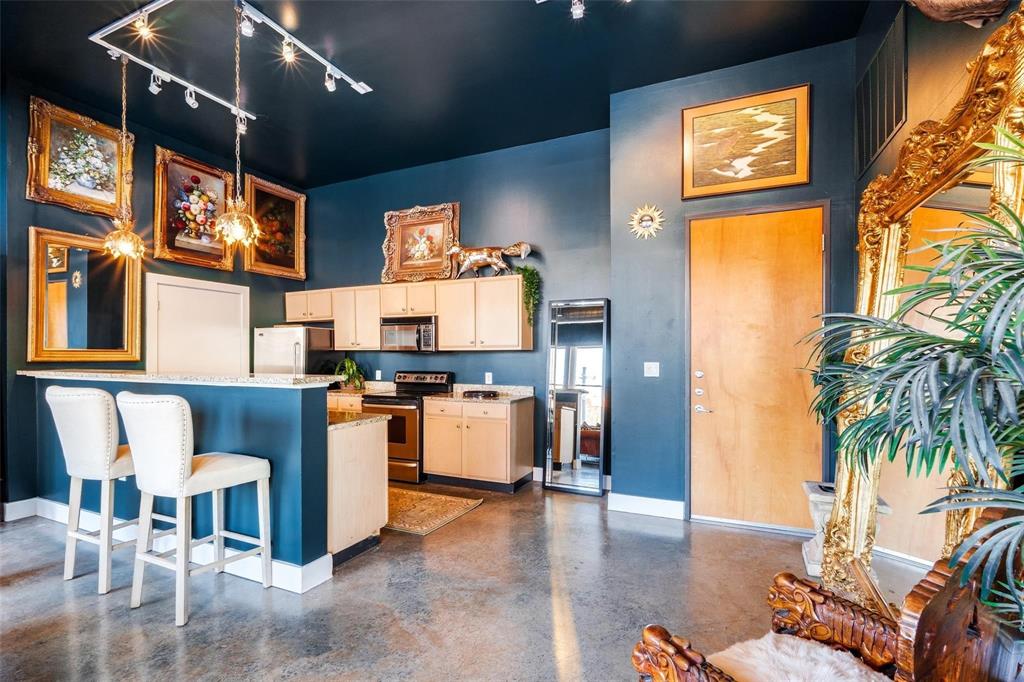 Live Oak Lofts Condo - Residential
