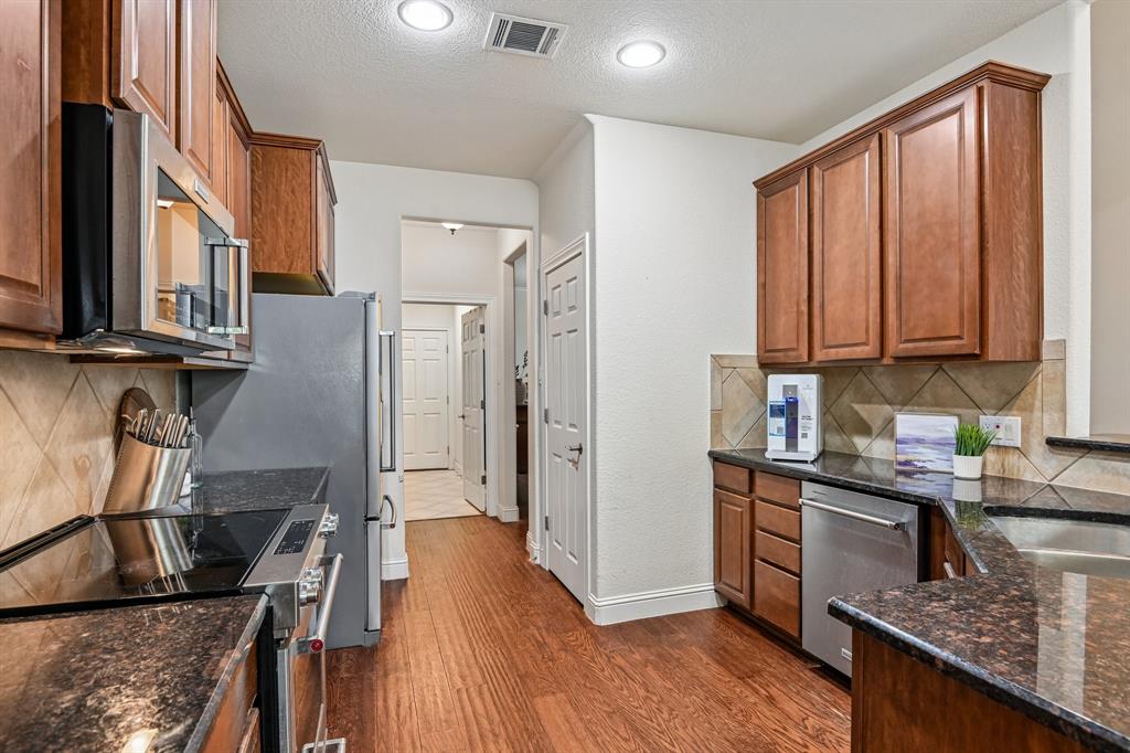 Villas At Coppell Twnhms - Residential