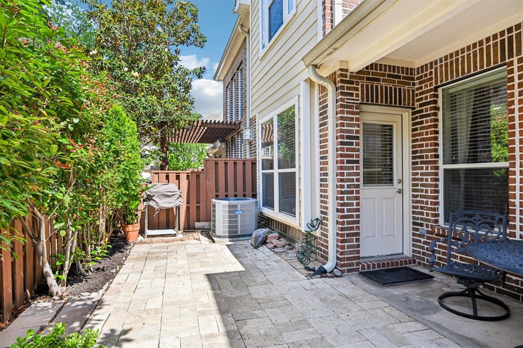 Villas At Coppell Twnhms - Residential