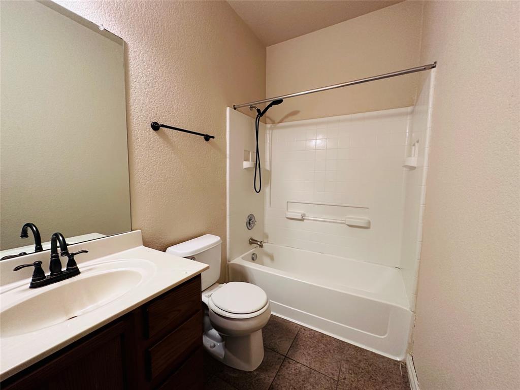 MIDWAY SQUARE - Residential Lease