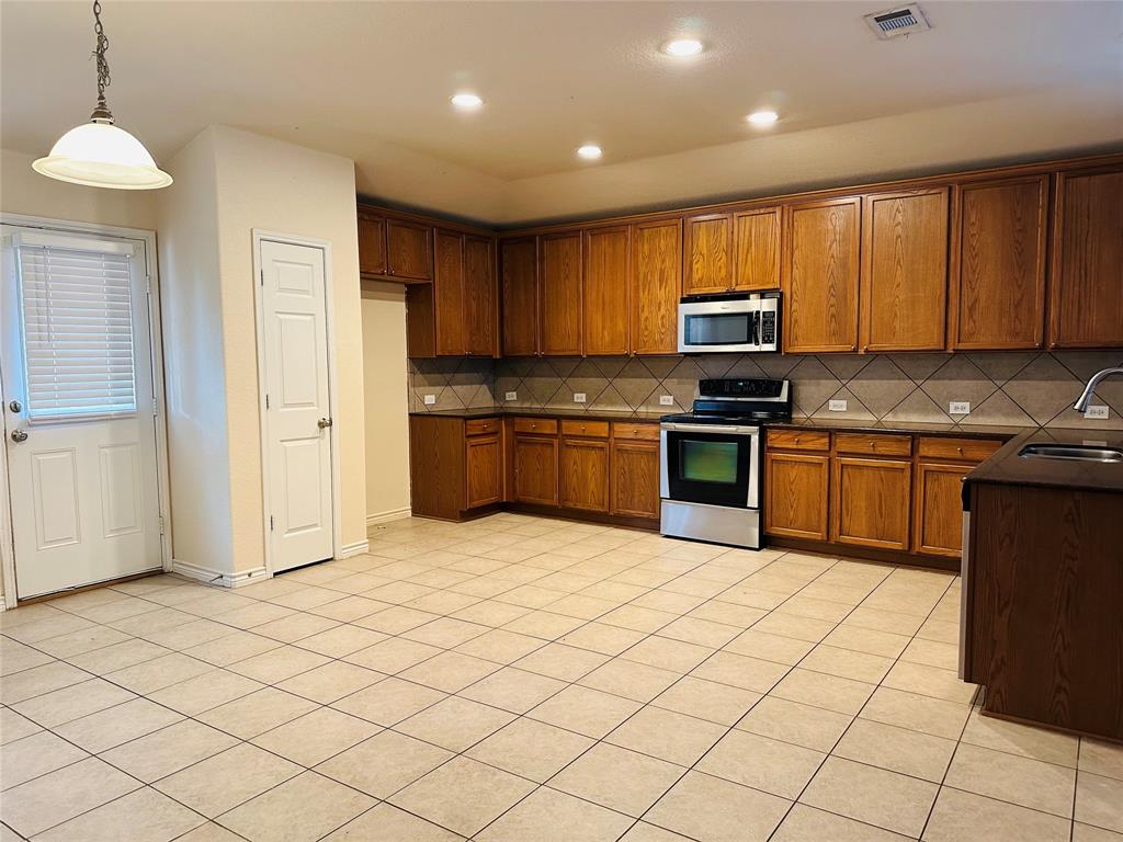 MIDWAY SQUARE - Residential Lease