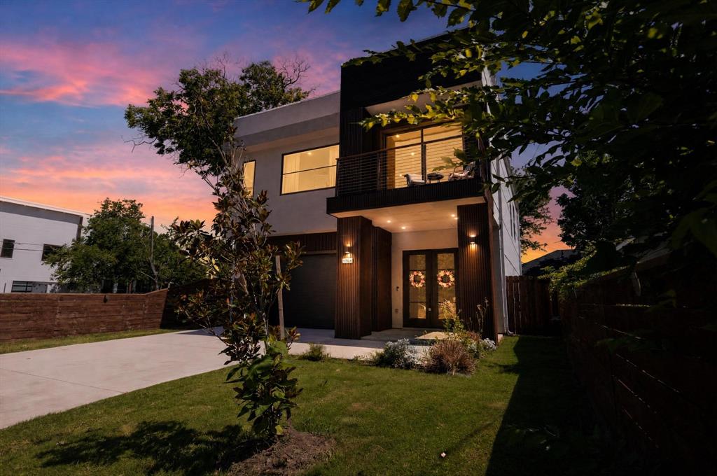 Experience contemporary living just minutes from downtown Dallas in this stunning new construction home. Designed with an open-concept floor plan, 10-foot ceilings, and abundant natural light, this home seamlessly blends style and functionality.  The chef-inspired kitchen features a spacious island, quartz countertops, custom cabinetry, designer finishes, and an included LG refrigerator perfect for both everyday living and entertaining.
The private primary suite offers a luxurious retreat with dual vanities, a walk-in shower, freestanding soaking tub, and an oversized walk-in closet.
Enjoy exceptional outdoor living with a covered patio, private balcony, and expansive rooftop terrace ideal for relaxing, entertaining, or taking in the Dallas skyline.
Additional highlights include:
2-car attached garage
EV charging connection
Designer finishes throughout
Prime location with quick access to downtown Dallas, major highways, shopping, dining, and entertainment
Don't miss your opportunity to own this beautifully designed modern home in one of Dallas' most convenient locations. Schedule your private showing today!
