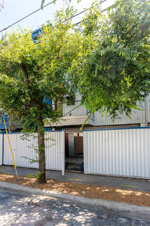 Caddo Street Twnhms - Residential