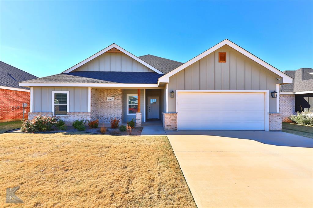 Immaculate 4-bed, 2-bath Wylie ISD home boasts meticulous upkeep. A spacious eat-in kitchen dazzles with banquet-style seating, inviting gatherings. Pristine interiors reveal ample natural light, accentuating the open floor plan. Each bedroom offers serene retreats, while the baths exude modern elegance. Enjoy seamless indoor-outdoor flow via the manicured garden, perfect for relaxation. This meticulously maintained haven embodies comfort and style, ideal for vibrant living and entertaining alike.