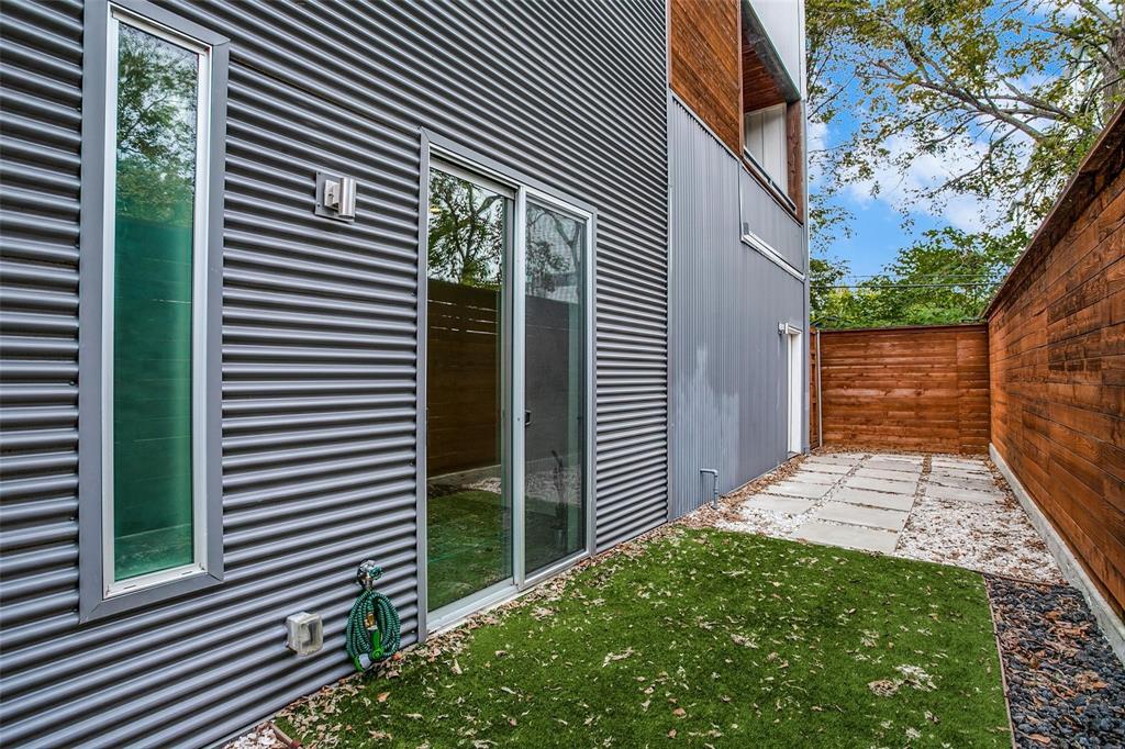 4401 Roseland Condo - Residential