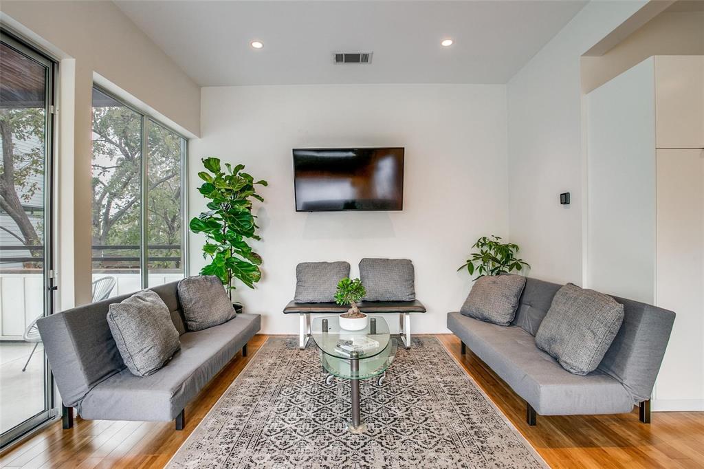 4401 Roseland Condo - Residential