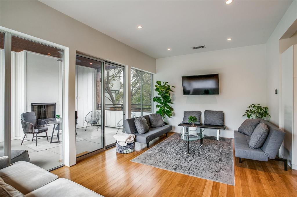 4401 Roseland Condo - Residential