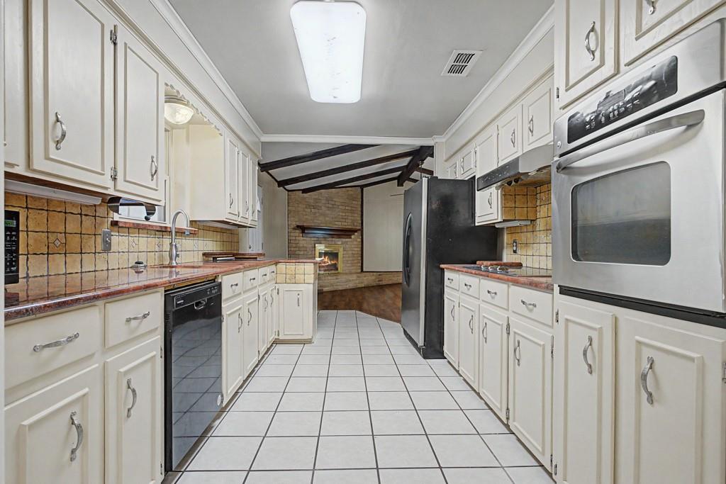 S7320 - WAIN MANOR - Residential
