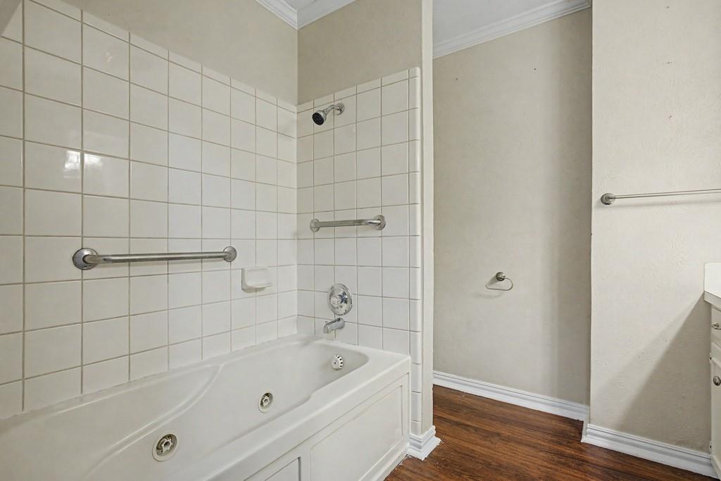 S7320 - WAIN MANOR - Residential