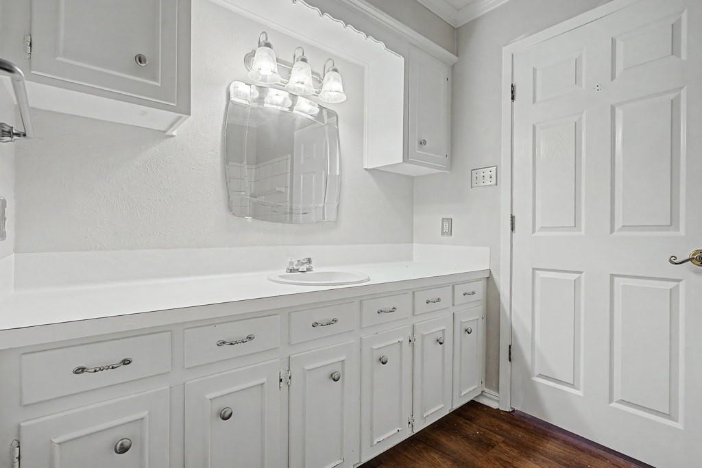 S7320 - WAIN MANOR - Residential