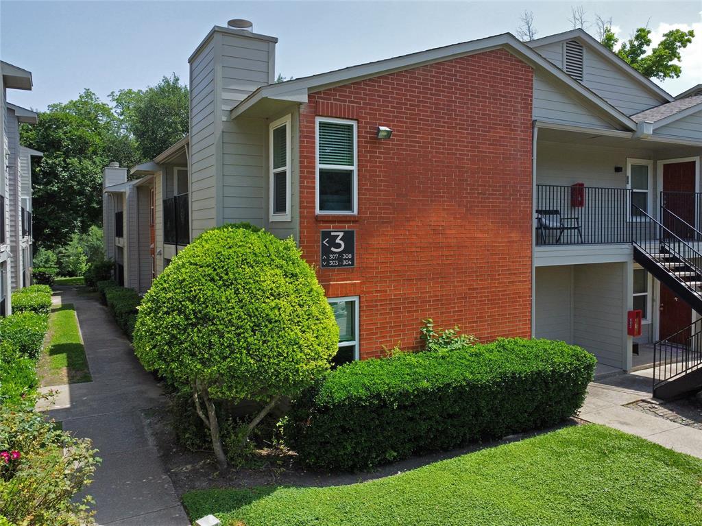 This ground-level condominium in a gated-community of Dallas has 2 bedrooms, 2 full baths, wood-burning fireplace, clothes washer and dryer, refrigerator, and a covered and fenced patio with outside storage. It’s ideally located near shopping, transportation, employment, dining and entertainment inside the desirable Richardson ISD. 
Ceramic tile flooring in the common areas. The carpet in the bedrooms was recently installed. The kitchen features white appliances, large stainless-steel sink, loads of storage space, a pantry and a window for fresh air. The community mailboxes are located to the front of the building, and the community pool is to the back with sidewalks connecting to both. The Lake Highlands Trail and Jackson Branch Creek are located behind the complex. The trail connects to White Rock Trail about a half mile from the complex. This is a perfect property for first-time buyers or for your investment portfolio since the refrigerator, washer and dryer will convey.