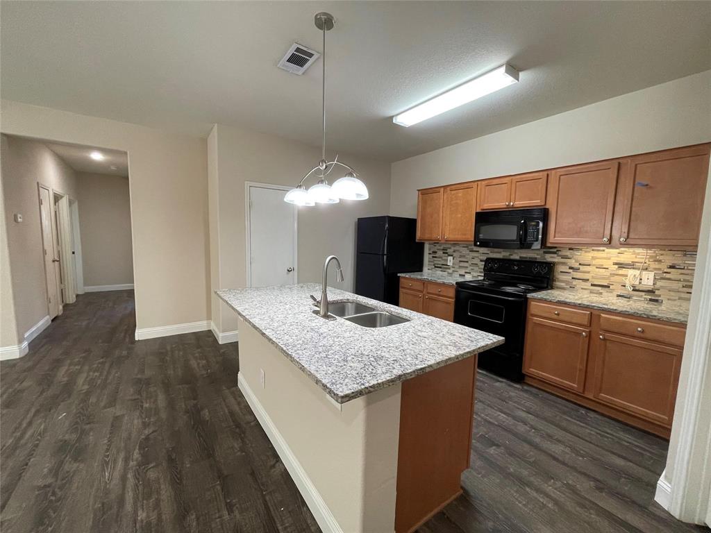 Villages Of Chisholm Ridge Th - Residential
