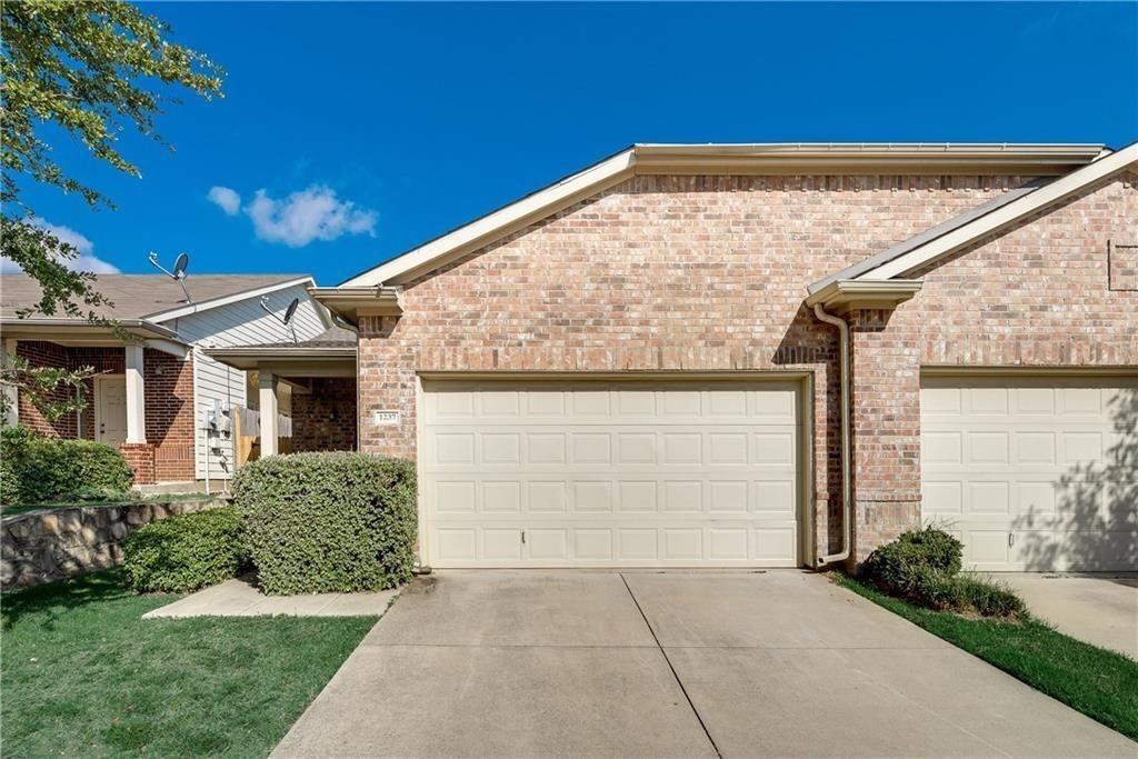 Villages Of Chisholm Ridge Th - Residential