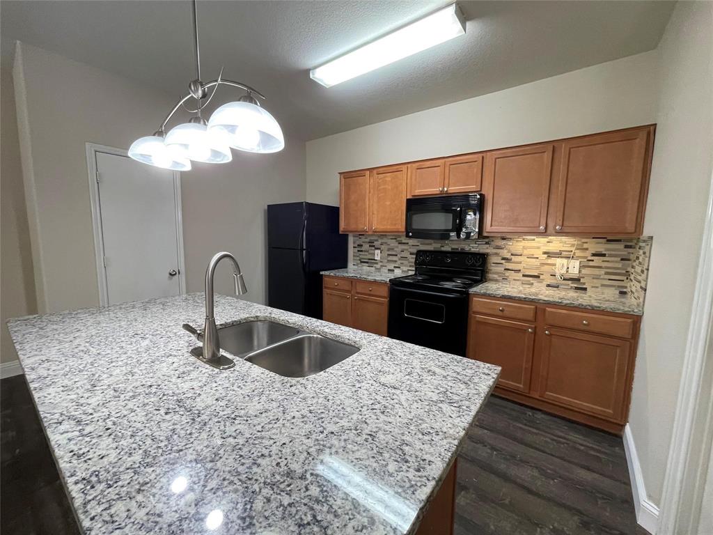 Villages Of Chisholm Ridge Th - Residential