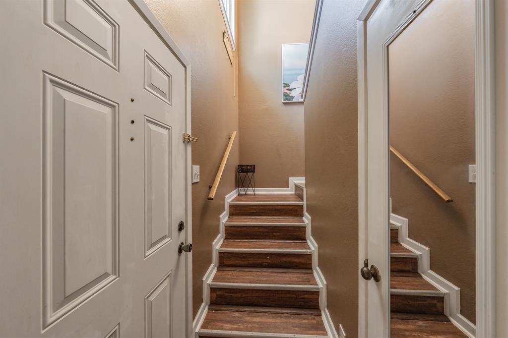 Cedar Ridge At Hurst Twnhms - Residential