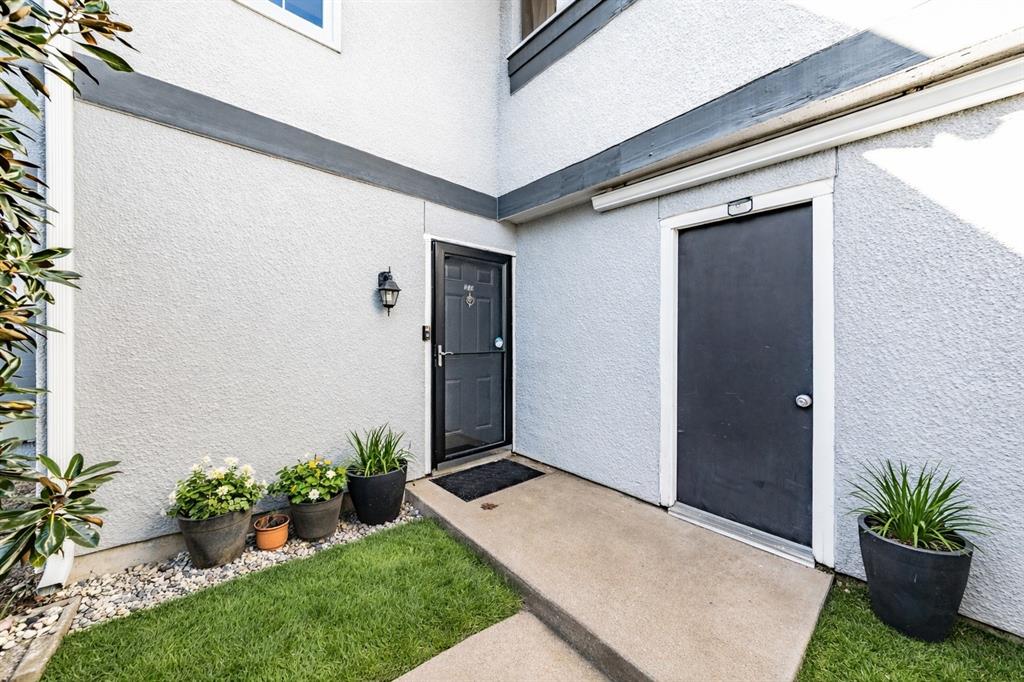 Cedar Ridge At Hurst Twnhms - Residential