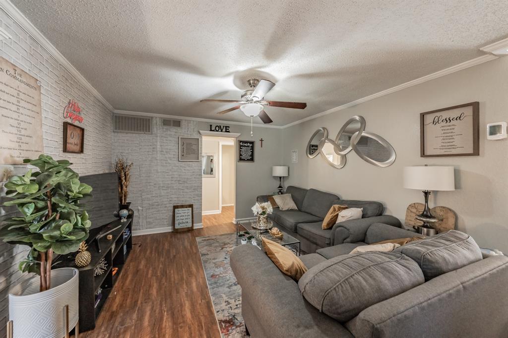 Cedar Ridge At Hurst Twnhms - Residential