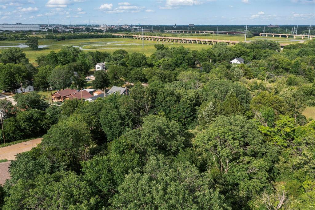 Meadowmere - Land