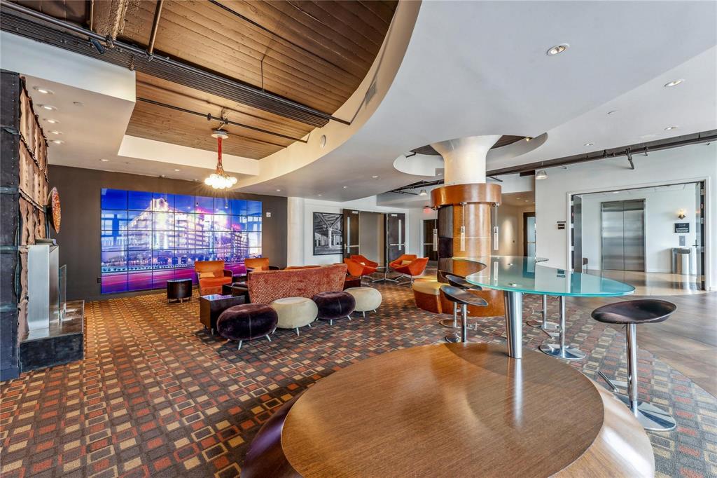 One Montgomery Plaza - Residential