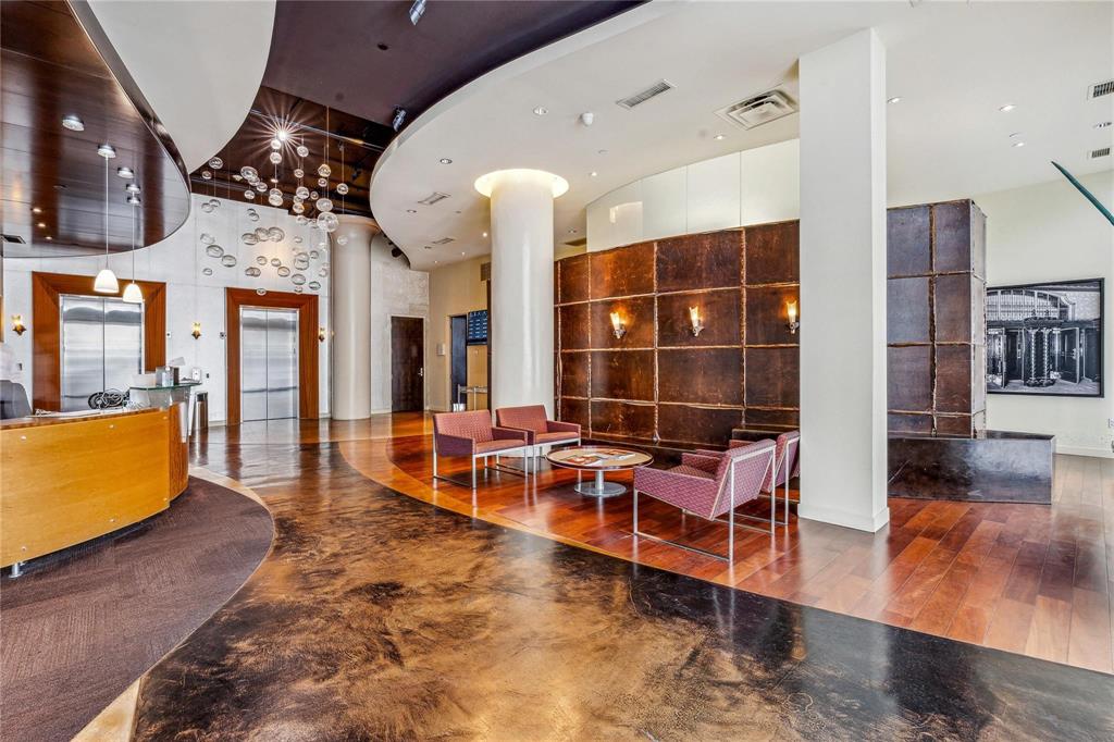One Montgomery Plaza - Residential