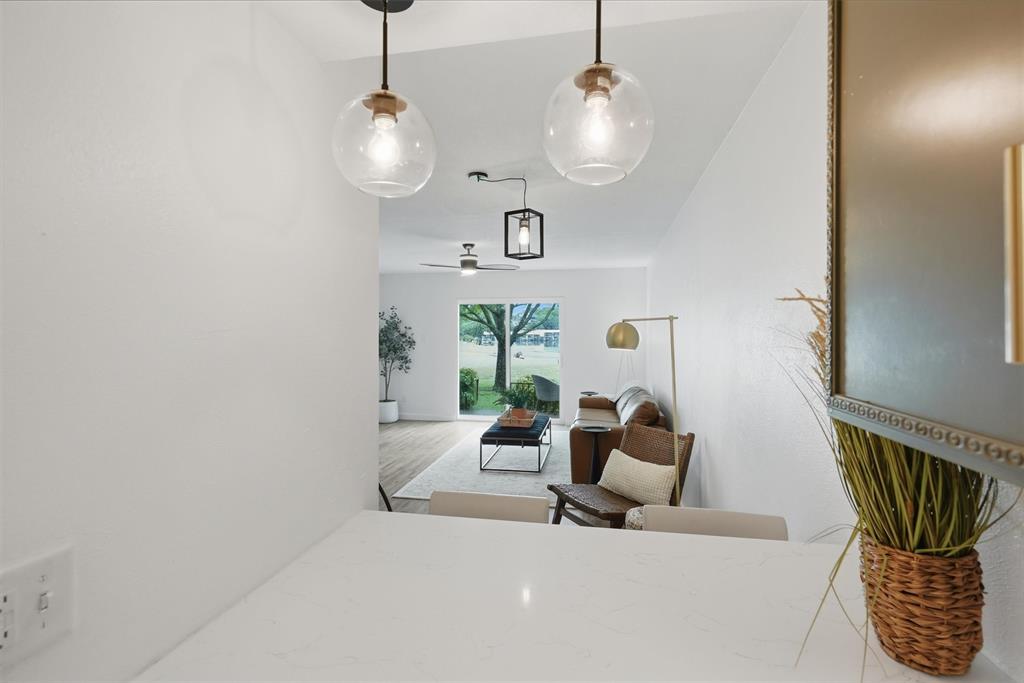DeCordova Bend - Lakeview Twnhse Estate - Residential