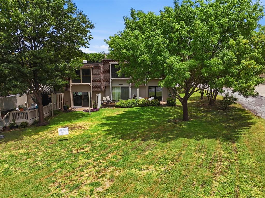 DeCordova Bend - Lakeview Twnhse Estate - Residential