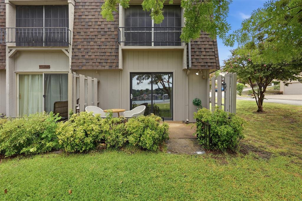 DeCordova Bend - Lakeview Twnhse Estate - Residential