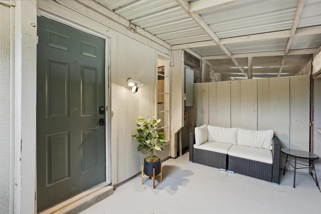 DeCordova Bend - Lakeview Twnhse Estate - Residential