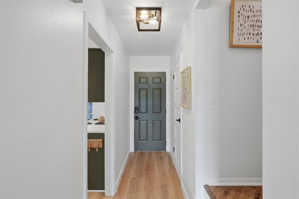 DeCordova Bend - Lakeview Twnhse Estate - Residential