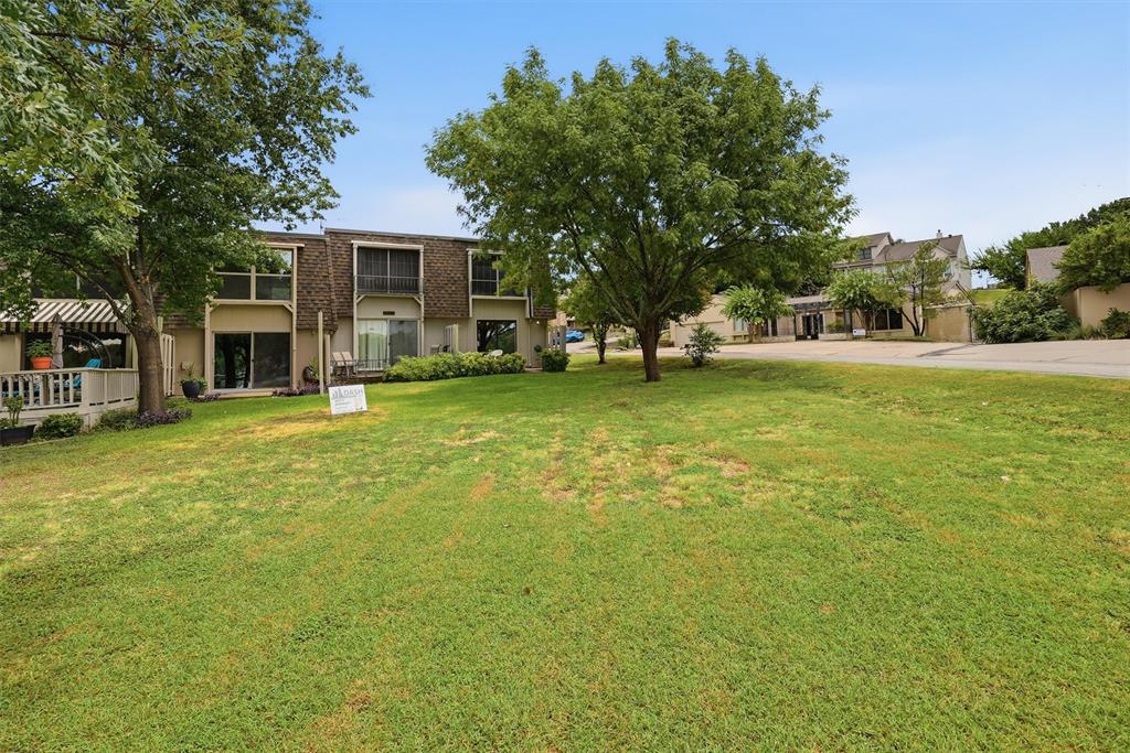 DeCordova Bend - Lakeview Twnhse Estate - Residential