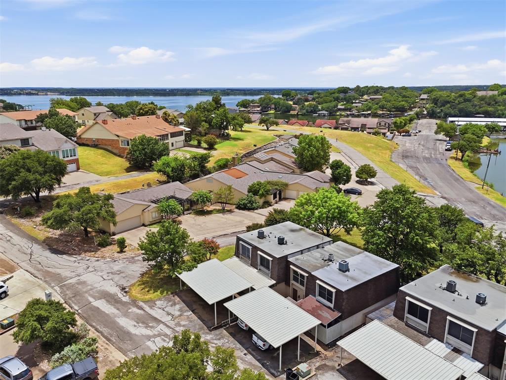 DeCordova Bend - Lakeview Twnhse Estate - Residential