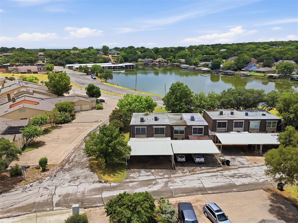 DeCordova Bend - Lakeview Twnhse Estate - Residential