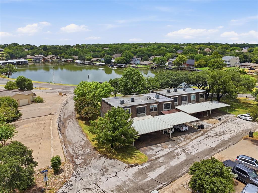 DeCordova Bend - Lakeview Twnhse Estate - Residential