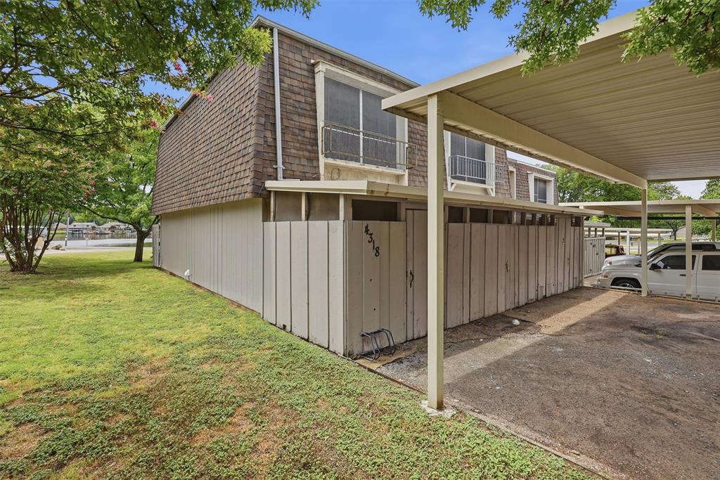 DeCordova Bend - Lakeview Twnhse Estate - Residential