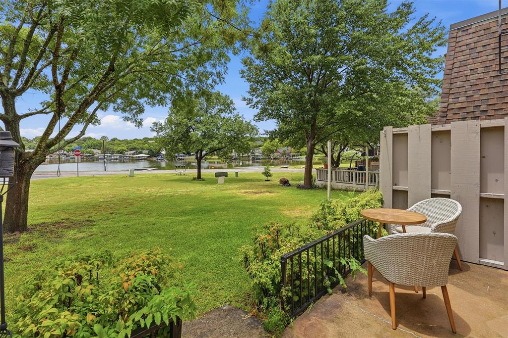 DeCordova Bend - Lakeview Twnhse Estate - Residential