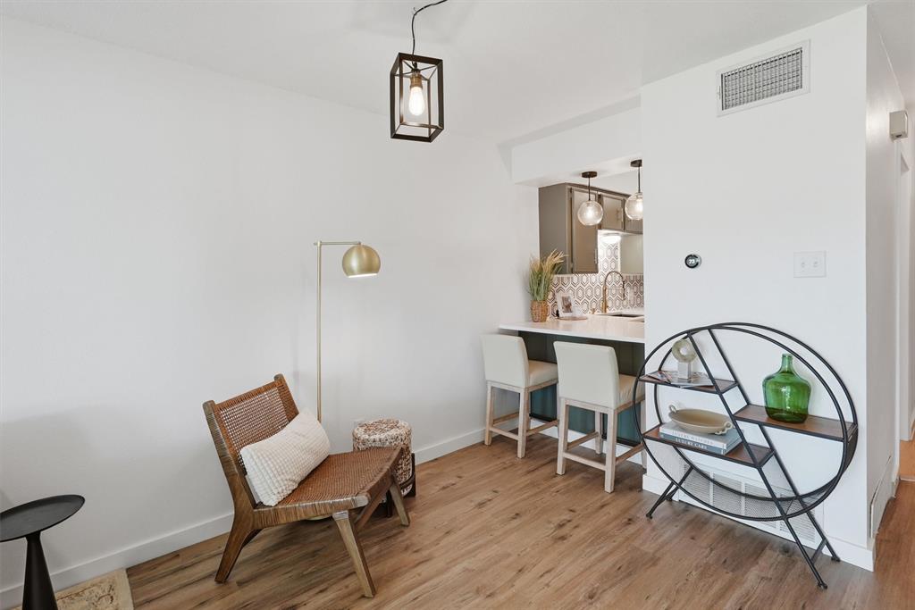 DeCordova Bend - Lakeview Twnhse Estate - Residential