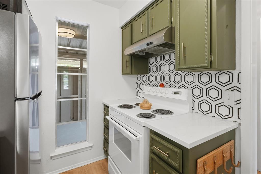DeCordova Bend - Lakeview Twnhse Estate - Residential