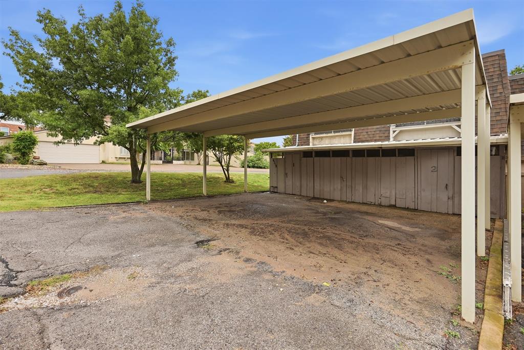 DeCordova Bend - Lakeview Twnhse Estate - Residential