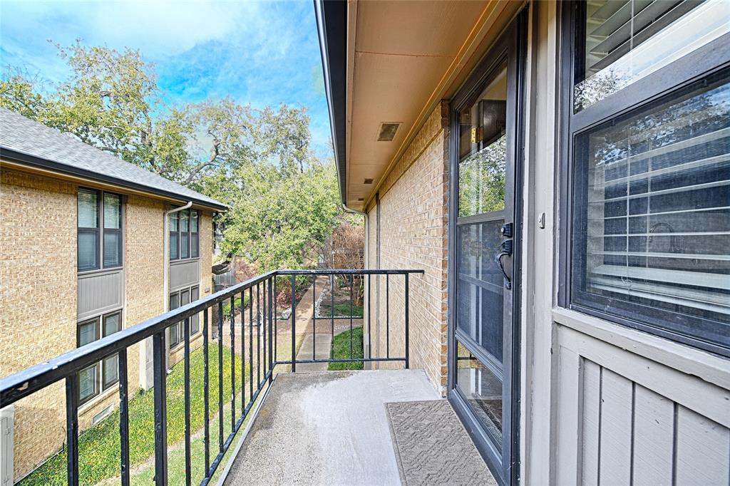 Royal Lane Condos 5800 - Residential